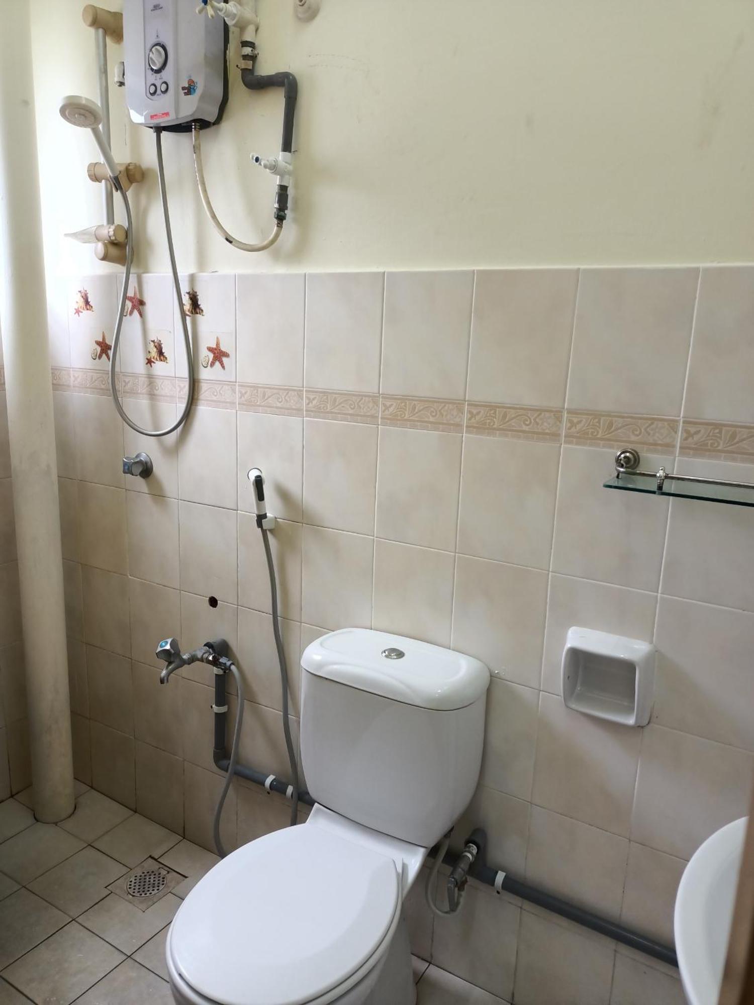 Oyo Home 90419 Sahar Guesthouse Malacca Esterno foto