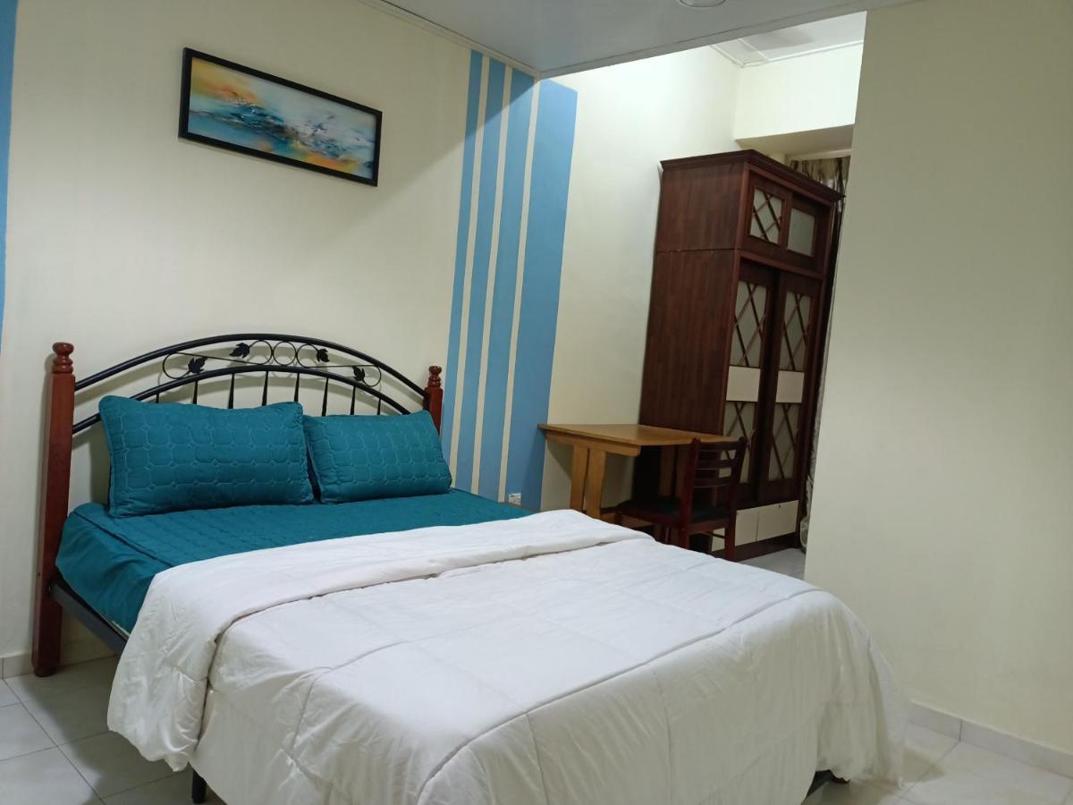 Oyo Home 90419 Sahar Guesthouse Malacca Esterno foto