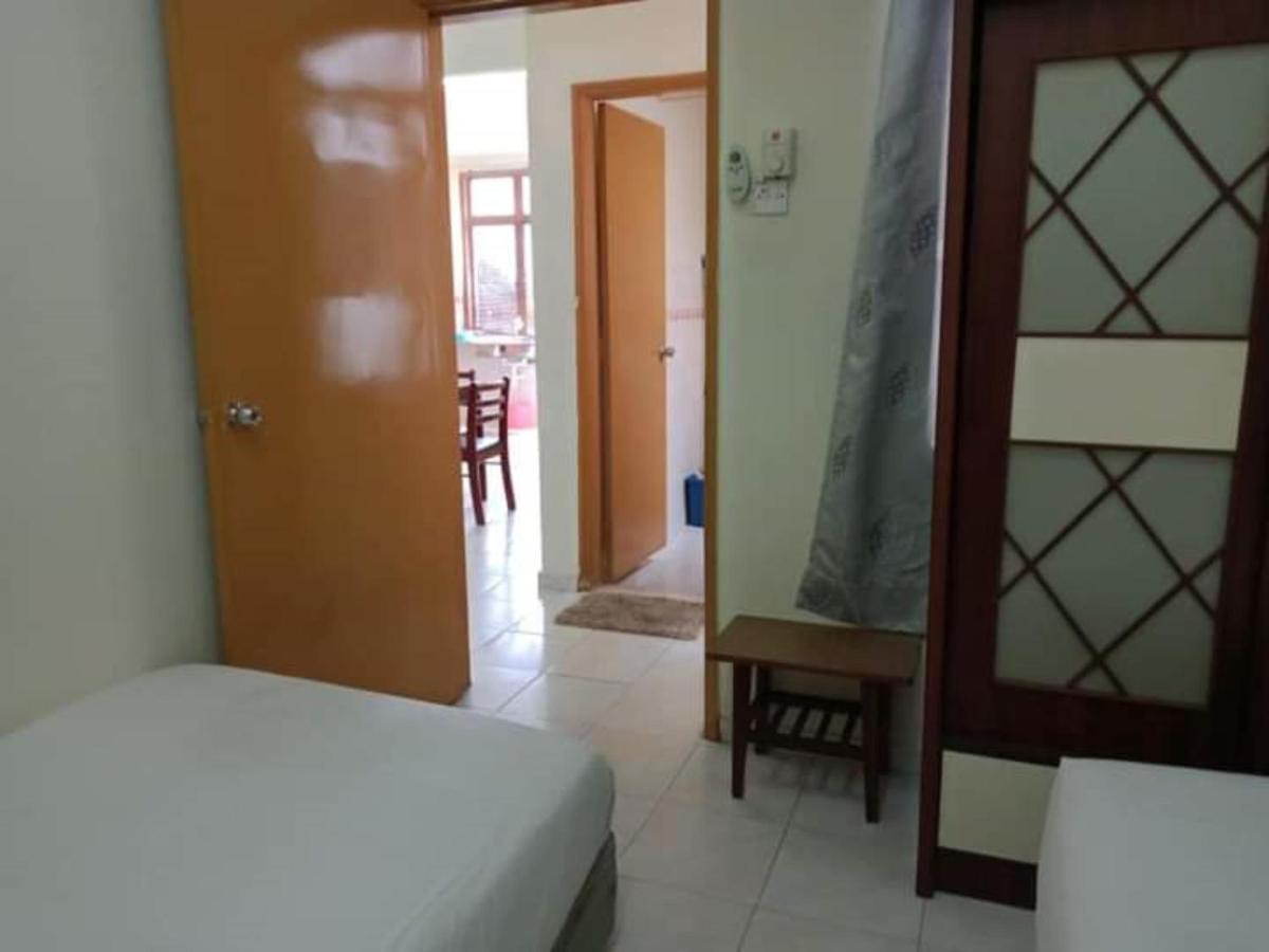 Oyo Home 90419 Sahar Guesthouse Malacca Esterno foto