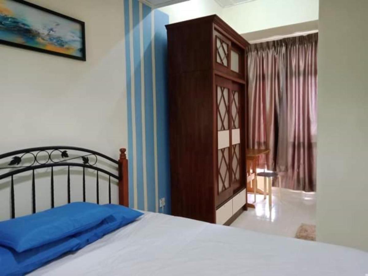 Oyo Home 90419 Sahar Guesthouse Malacca Esterno foto