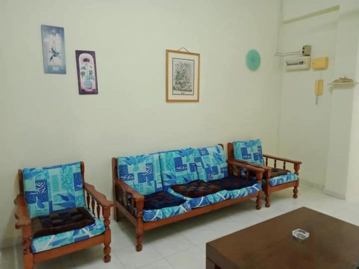 Oyo Home 90419 Sahar Guesthouse Malacca Esterno foto